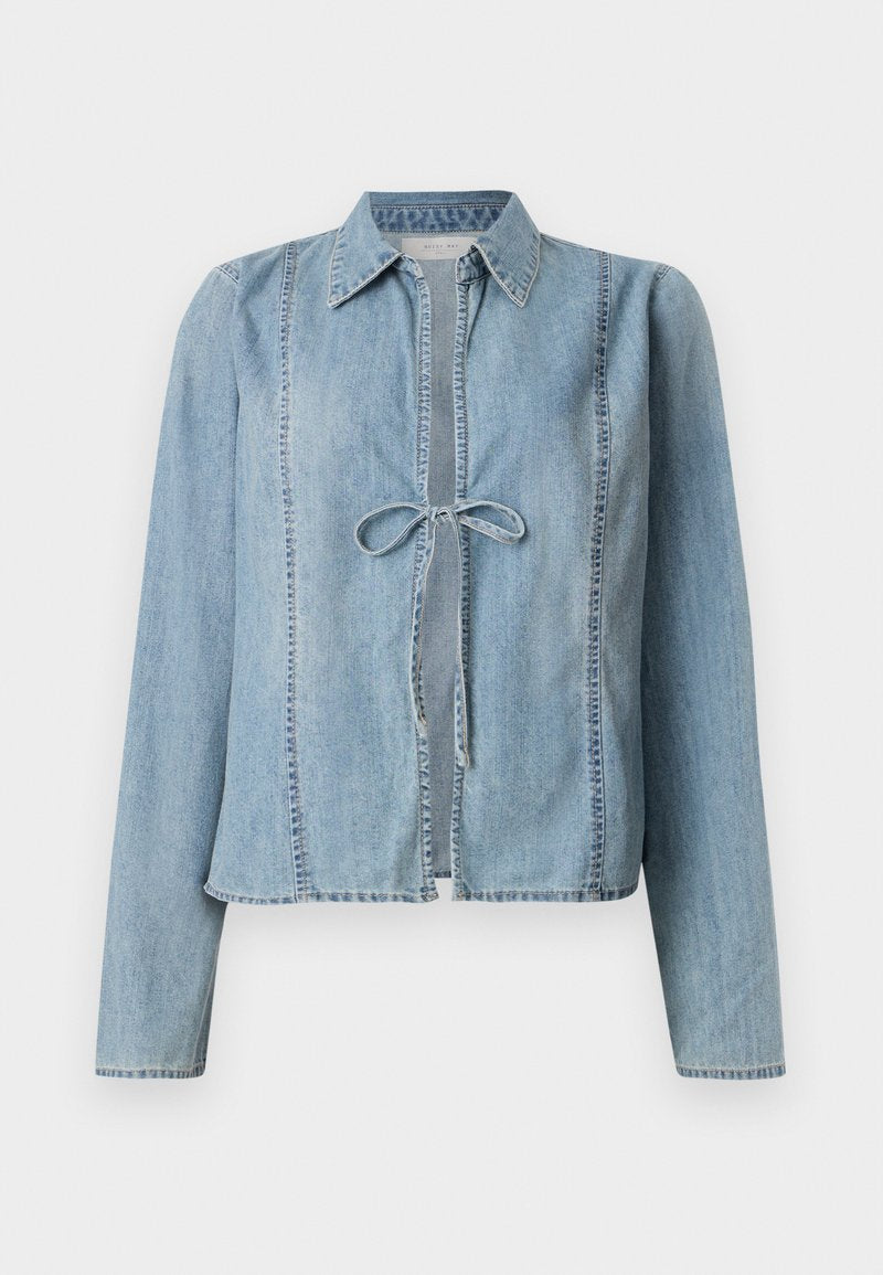 NMMAISY SHIRT Media 1