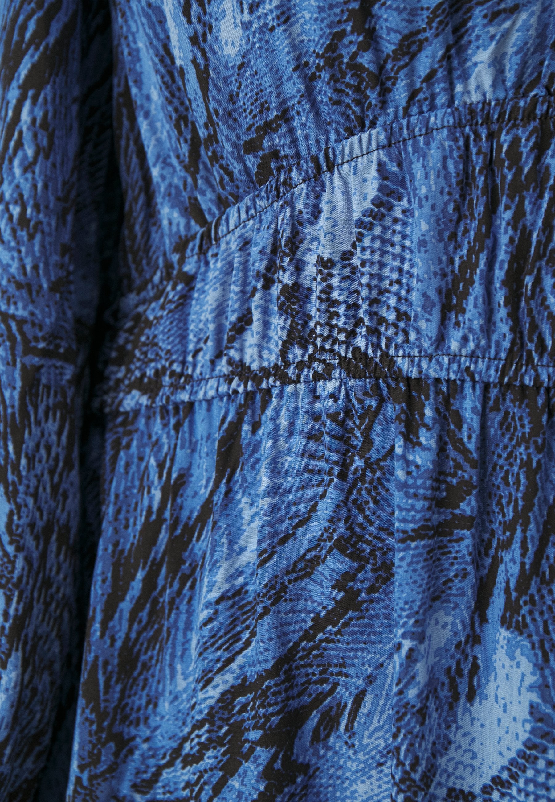 CARSNICKA DRESS Media 5