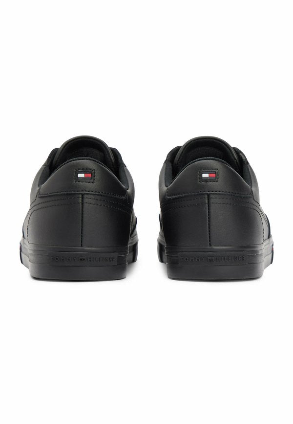 Tommy Hilfiger SIGNATURE MID