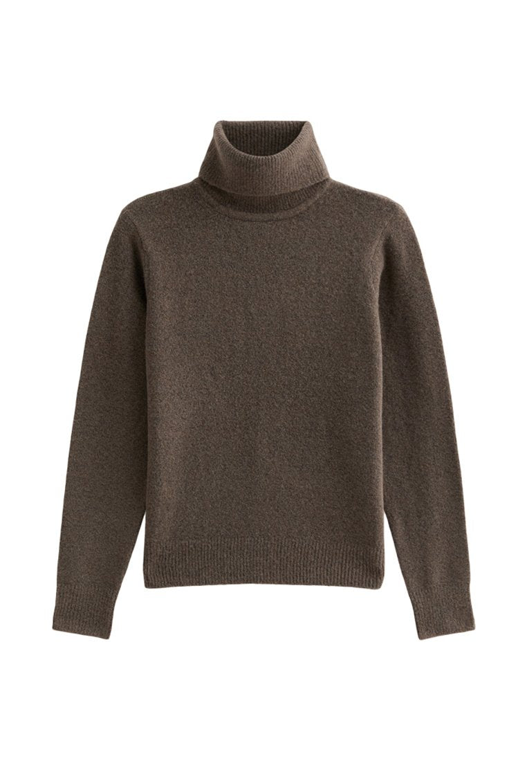 Brauner Rollkragenpullover aus weichem, strukturiertem Material. Mit geripptem Kragen und Bündchen. Gerade Passform mit langen Ärmeln.