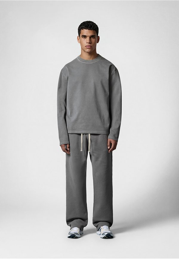 EIGHTYFIVE OVERSIZED