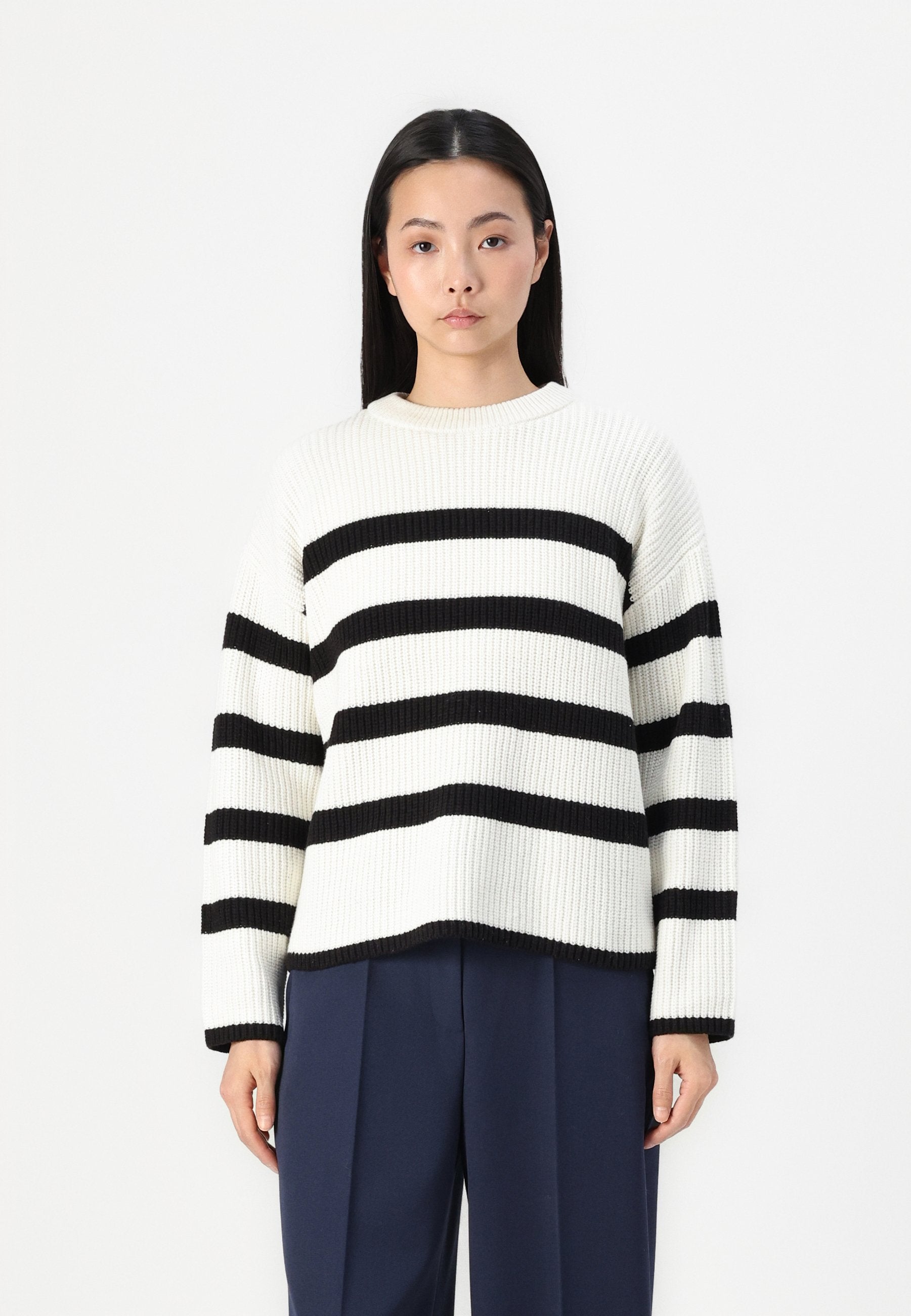 Selected SLFBLOOMIE O NECK
