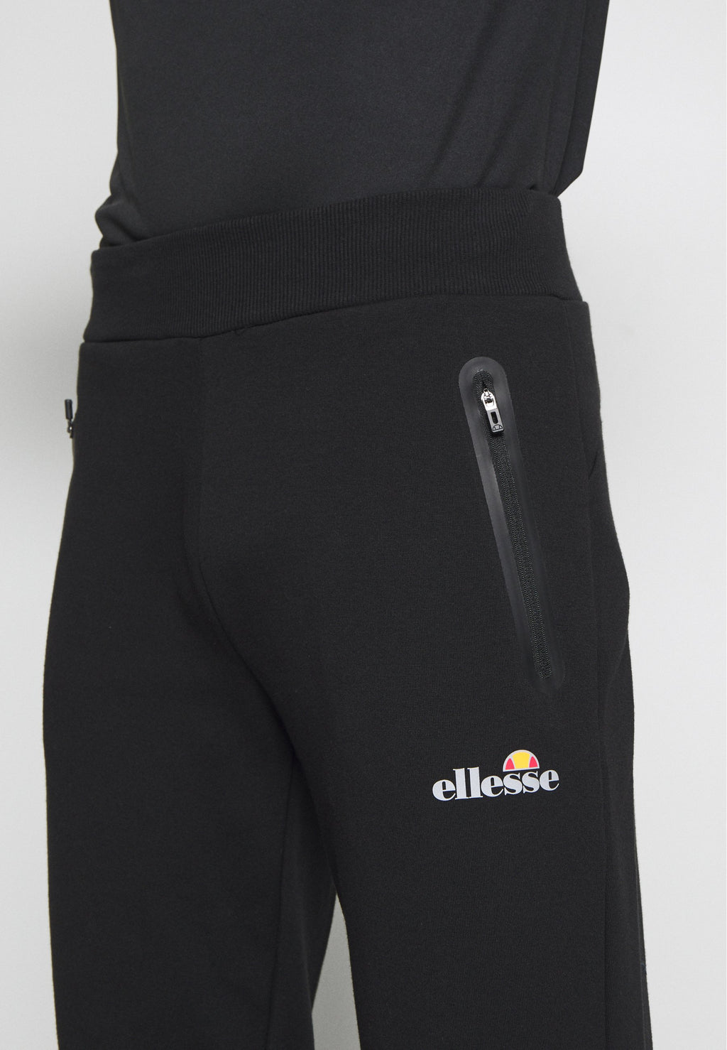 Ellesse OSTERIA