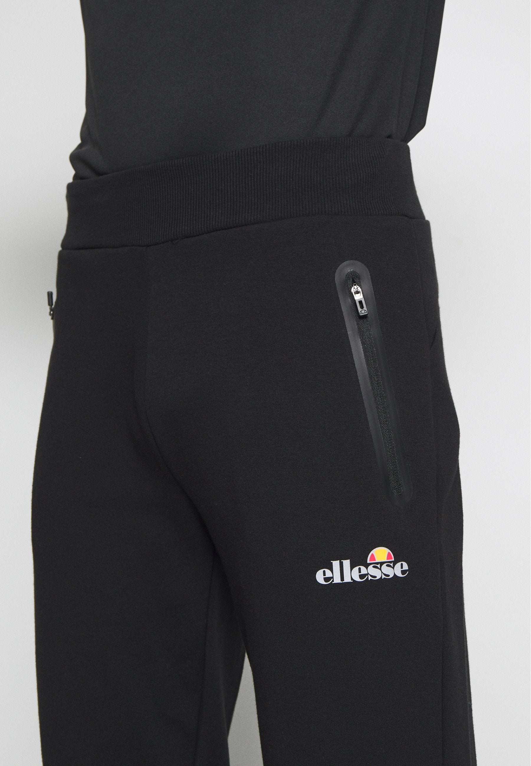 Ellesse OSTERIA