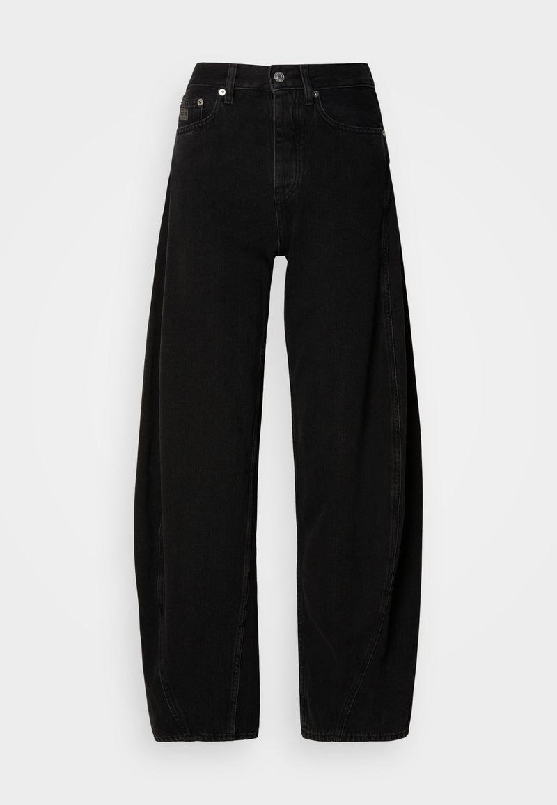 Schwarze Denim-Hosen mit weitem Bein und hoher Taille, ausgestattet mit einer Knopfleiste, fünf Taschen und minimalistischen Nähdetails.