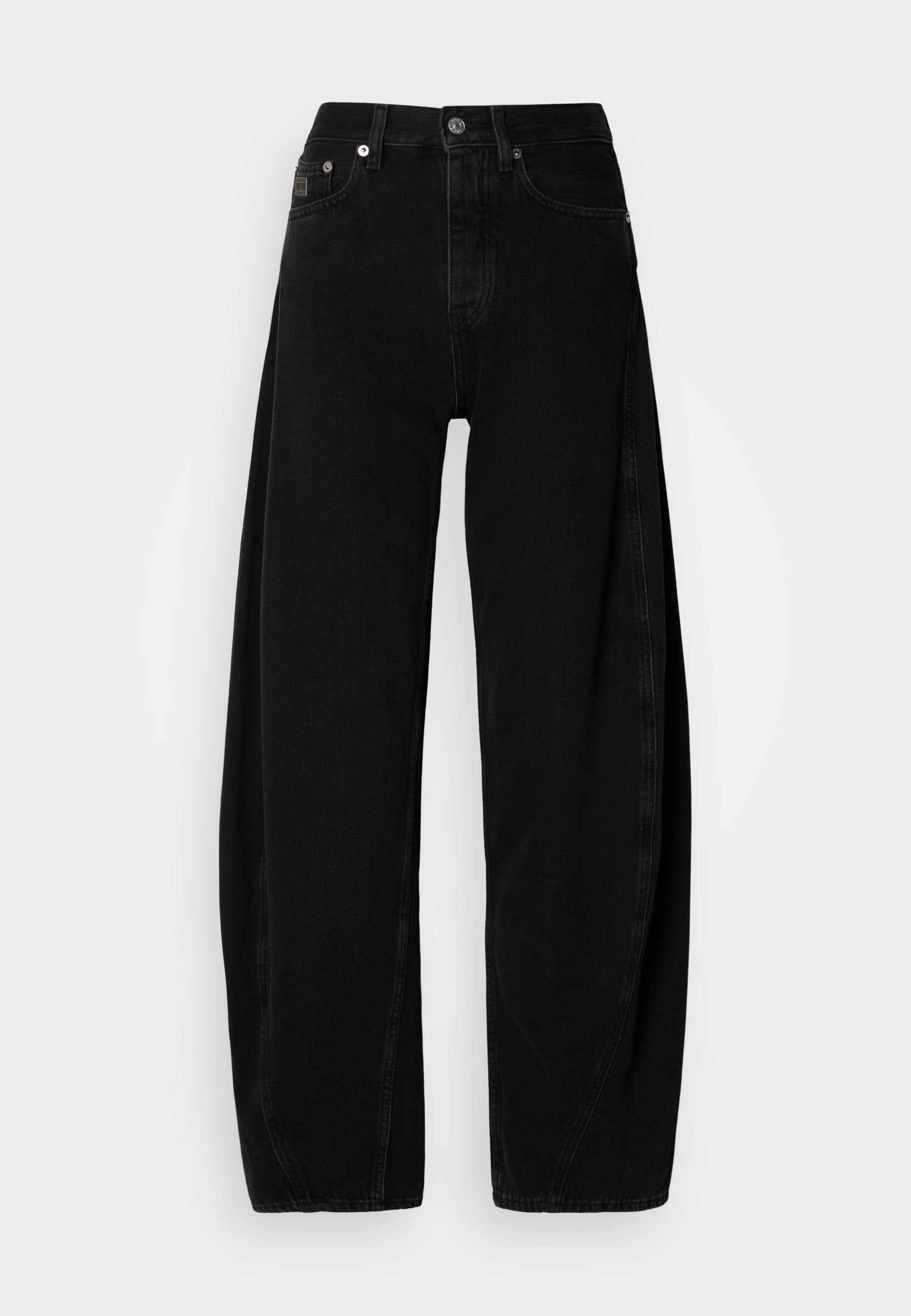 Schwarze Denim-Hosen mit weitem Bein und hoher Taille, ausgestattet mit einer Knopfleiste, fünf Taschen und minimalistischen Nähdetails.