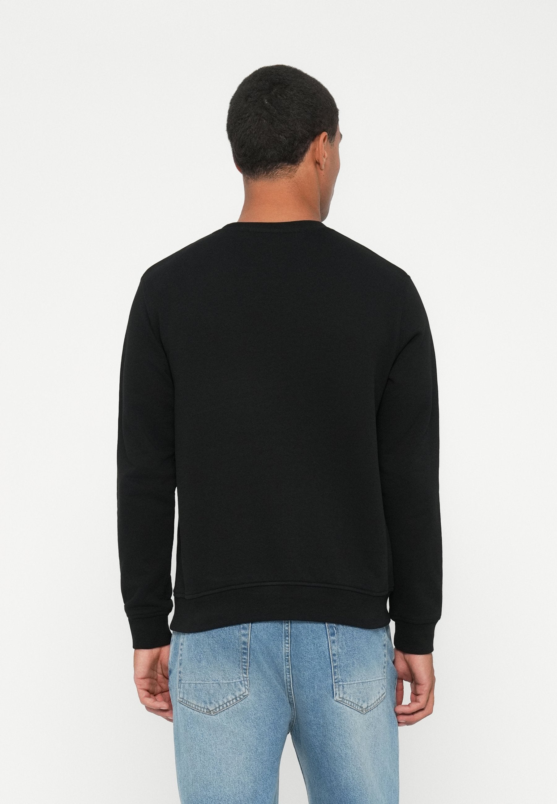 CREWNECK Media 4