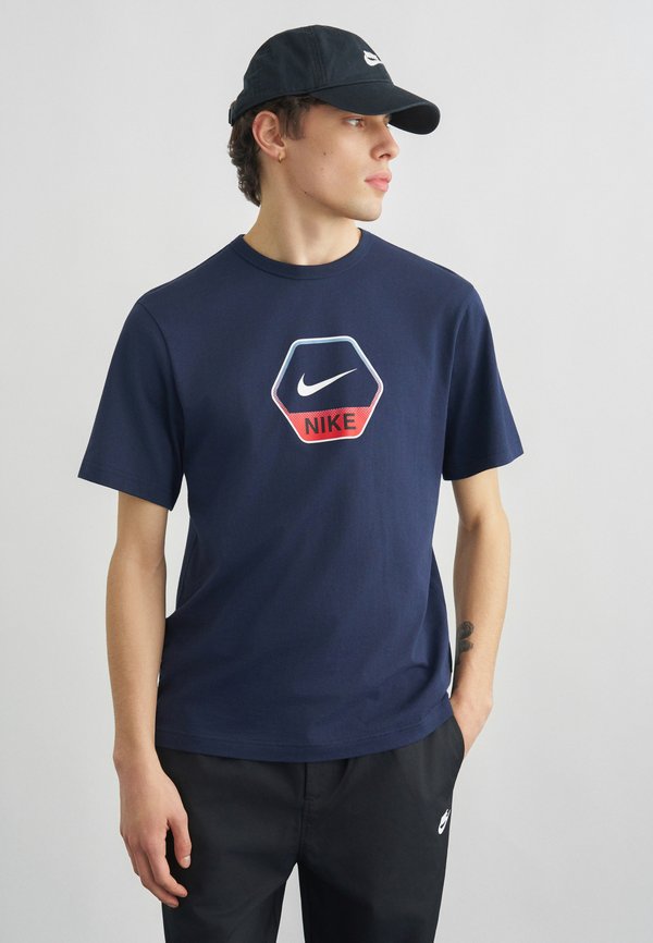 Nike Sportswear TEE - Print T-shirt - obsidian