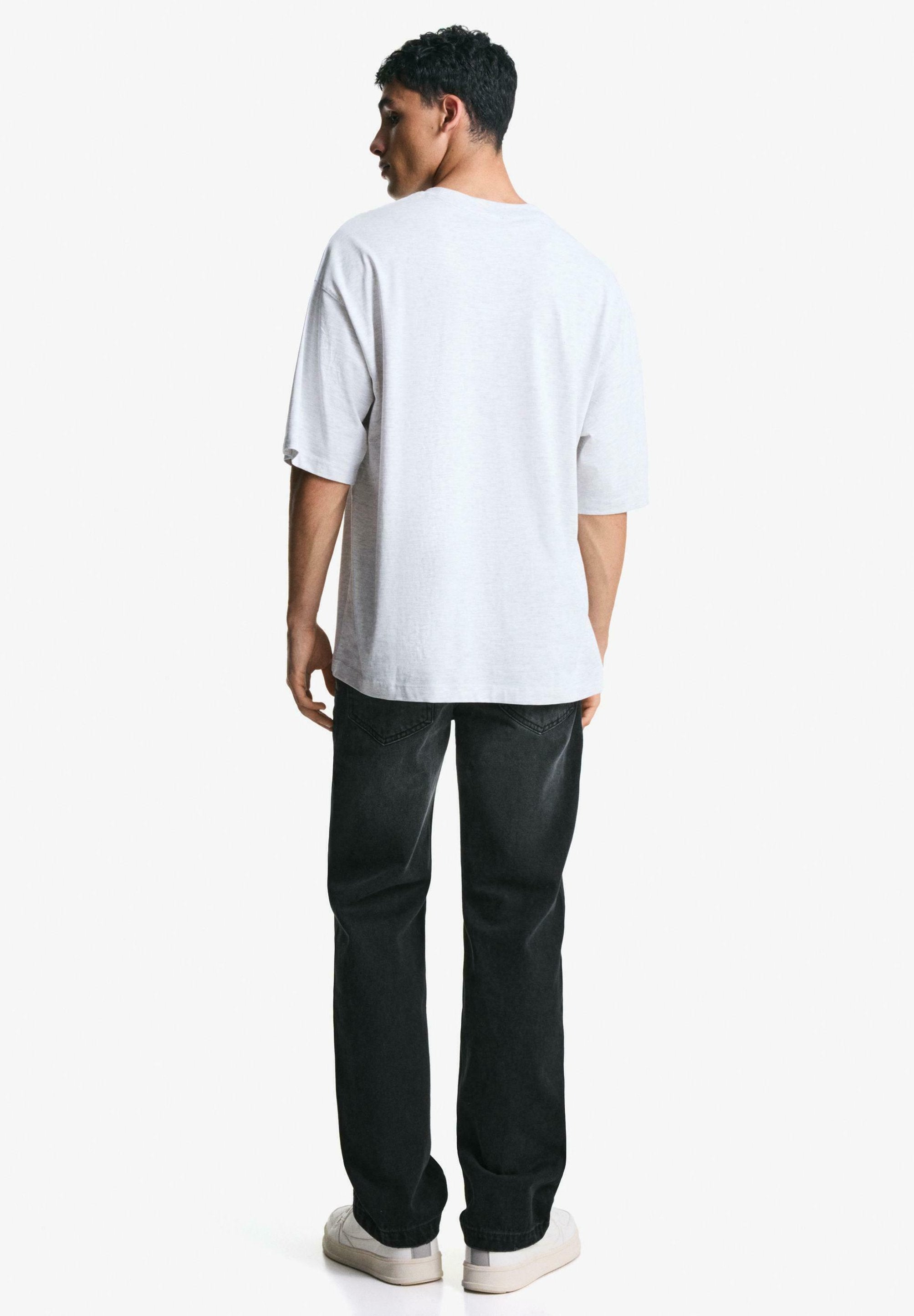 Bershka STRAIGHT RELAXED jeans
