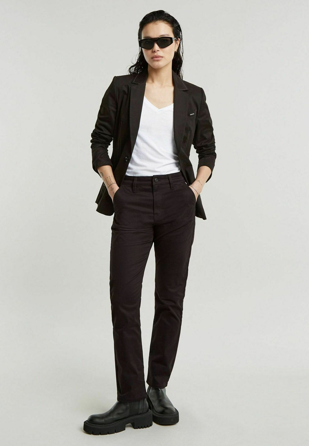 SLIM CHINO Media 2