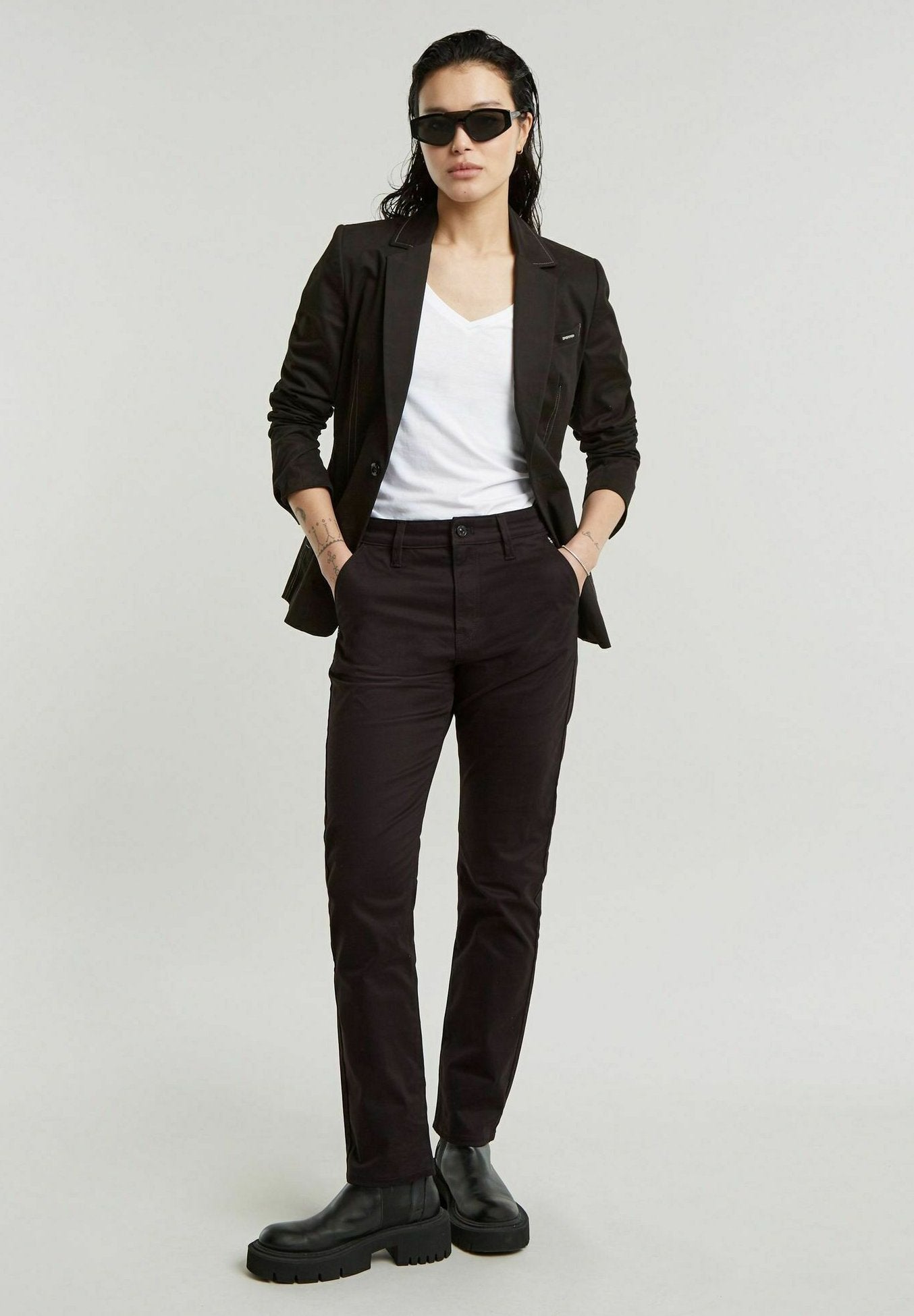 SLIM CHINO Media 2