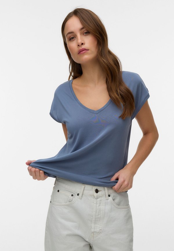 Vero Moda VMFILLI V NECK TEE - Basic T-shirt - china blue