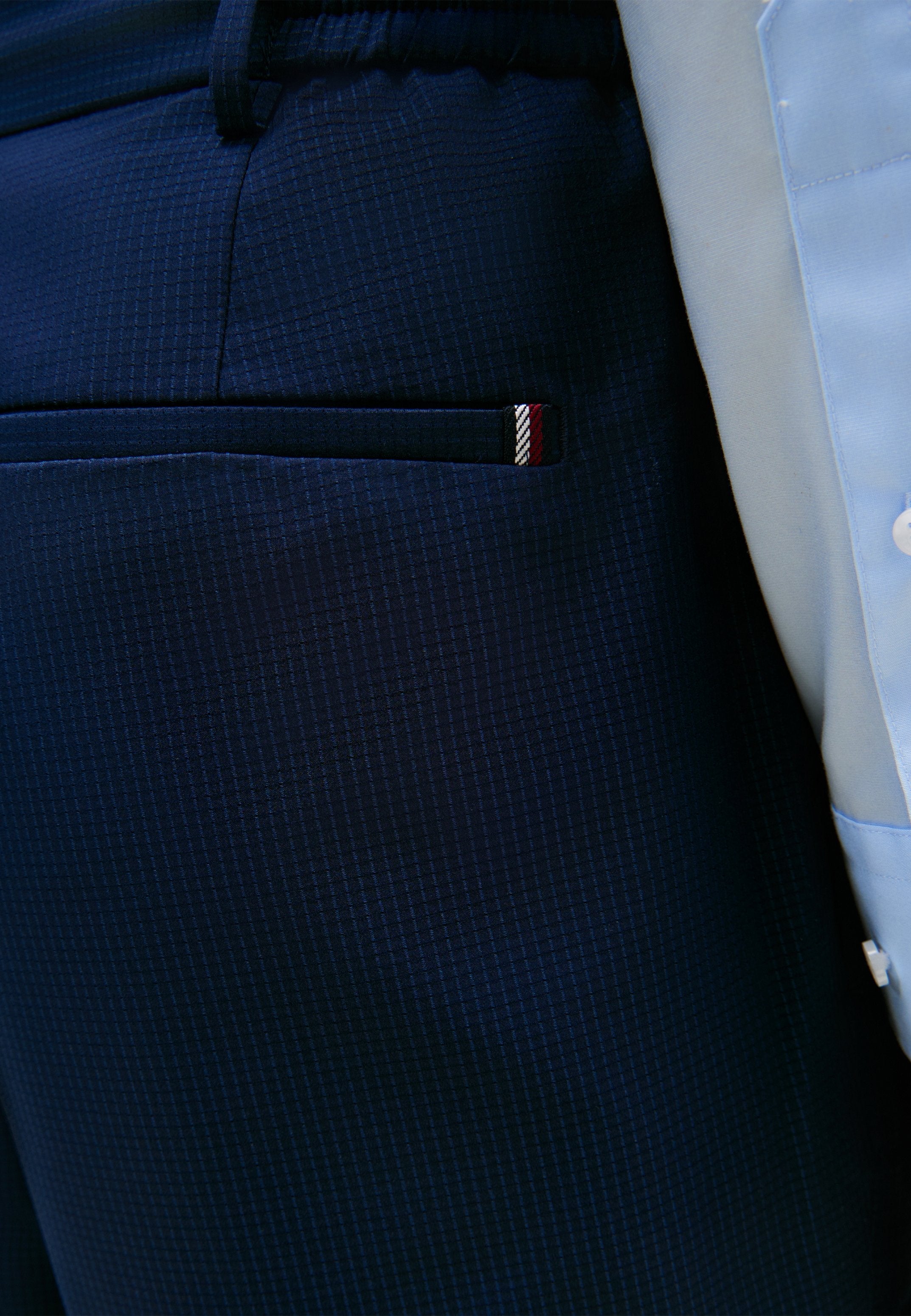 PERFORMANCE SMART CASUAL AIR DOT RIPSTOP TROUSERS Media 4