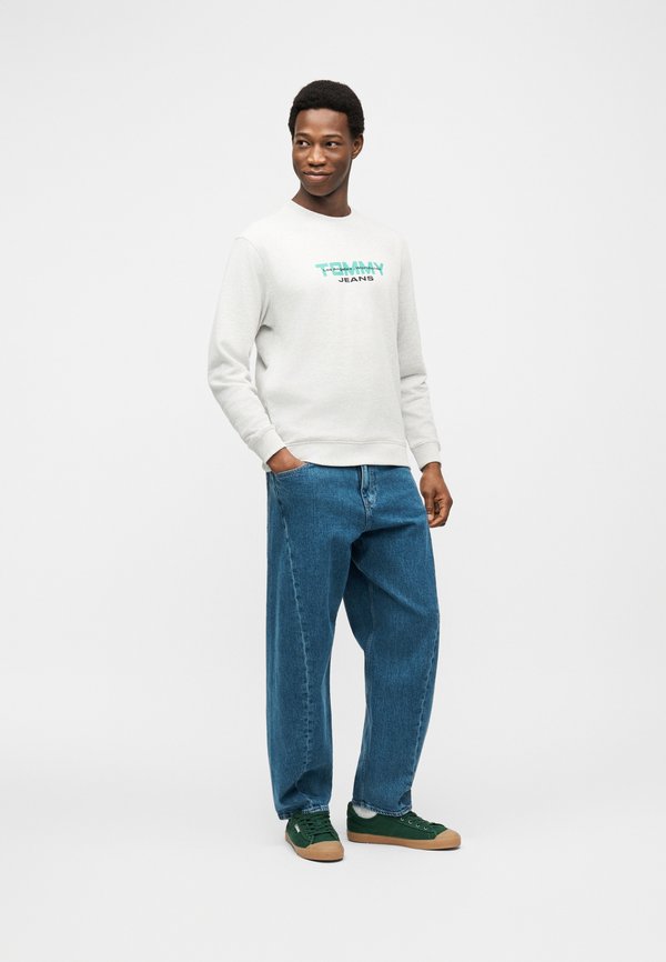 Tommy Jeans LOGO SUEDED TERRY CREW NECK SWEATSHIRT