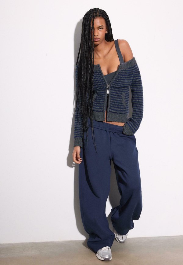 Stradivarius BOAT NECK WITH ZIP
