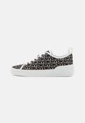 MAR LACE UP Media 1