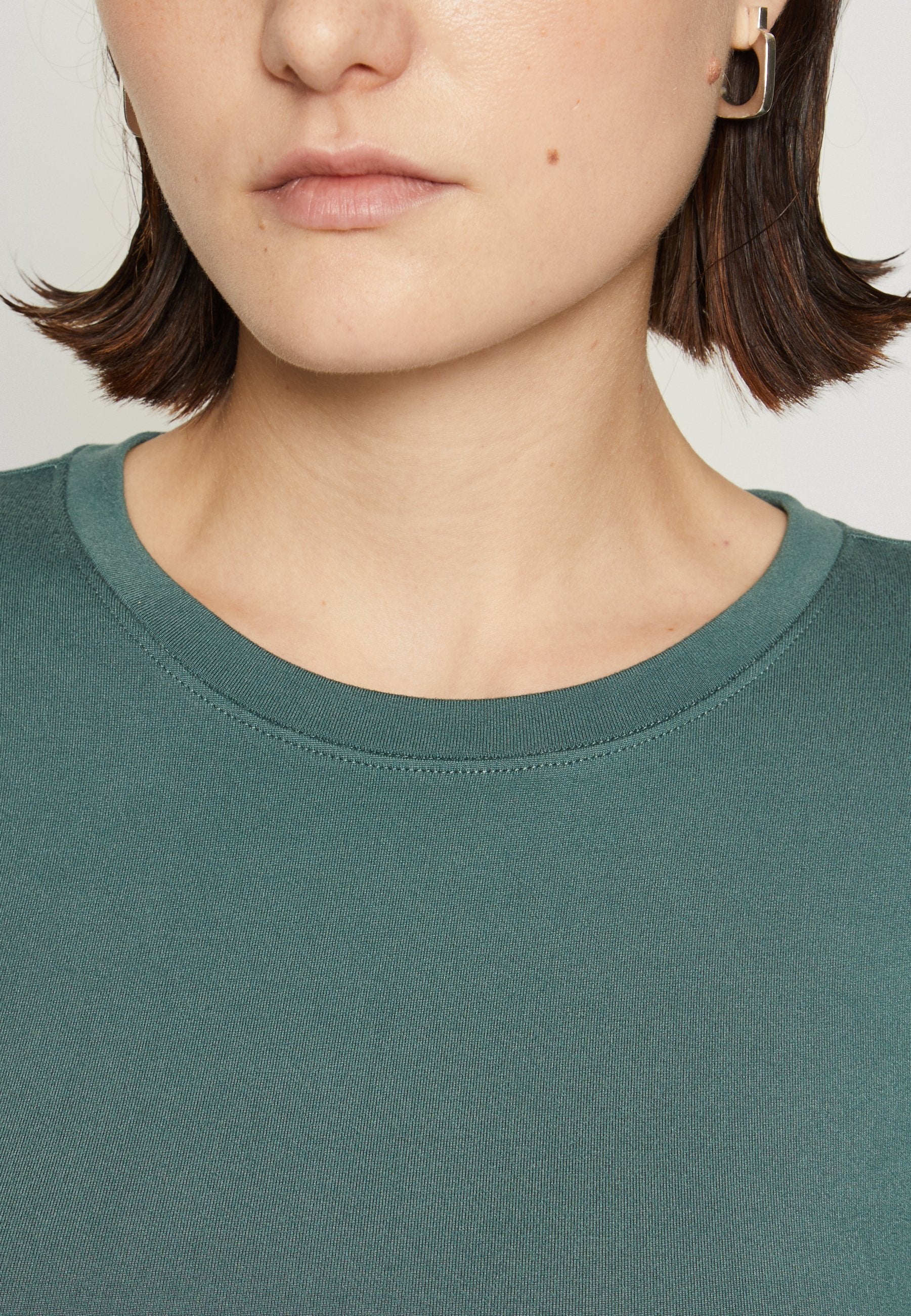 Hollister Co. FLAT SEAMLESS CREW
