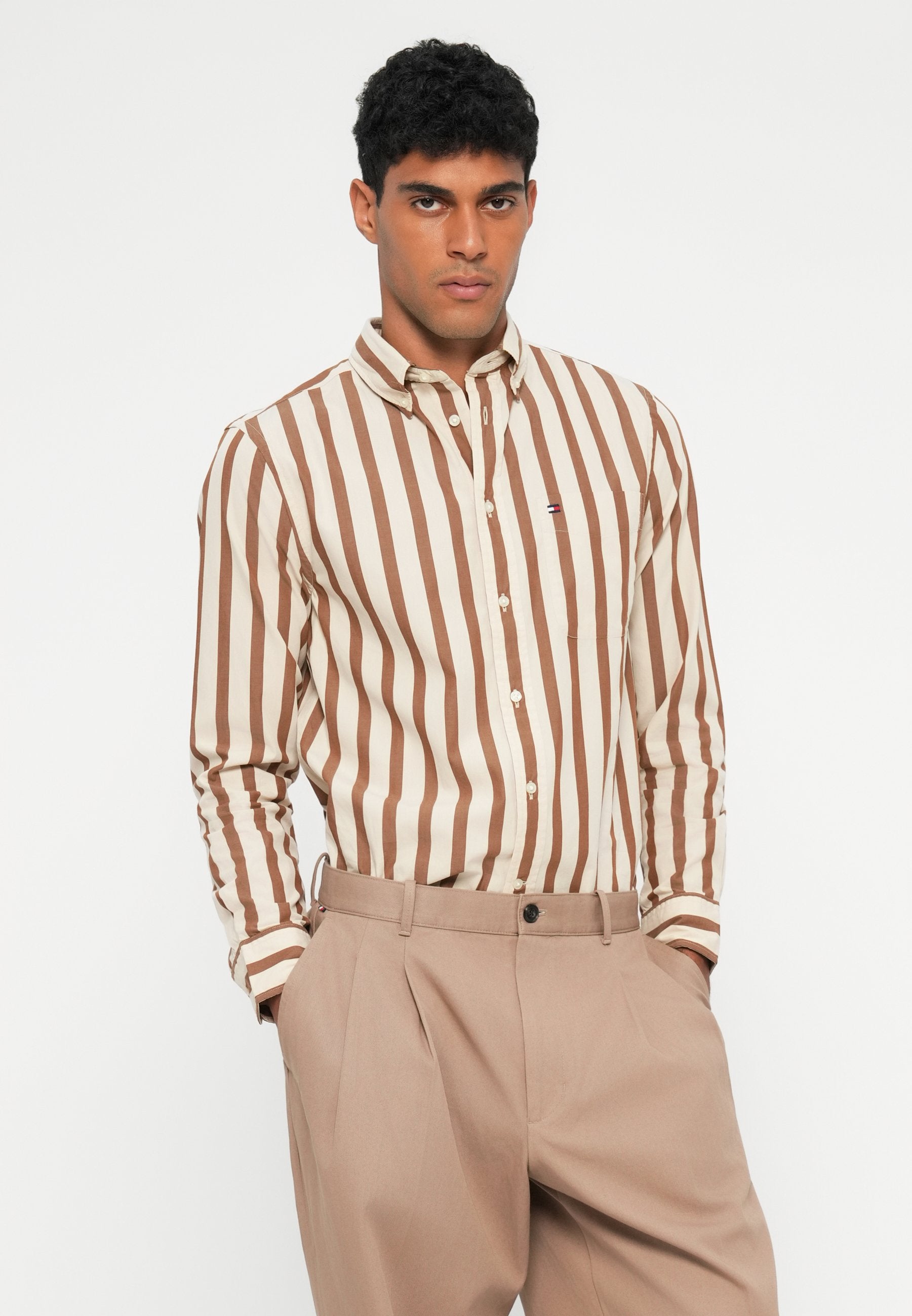 PLEATED TWILL WIDE LEG TROUSERS Media 5
