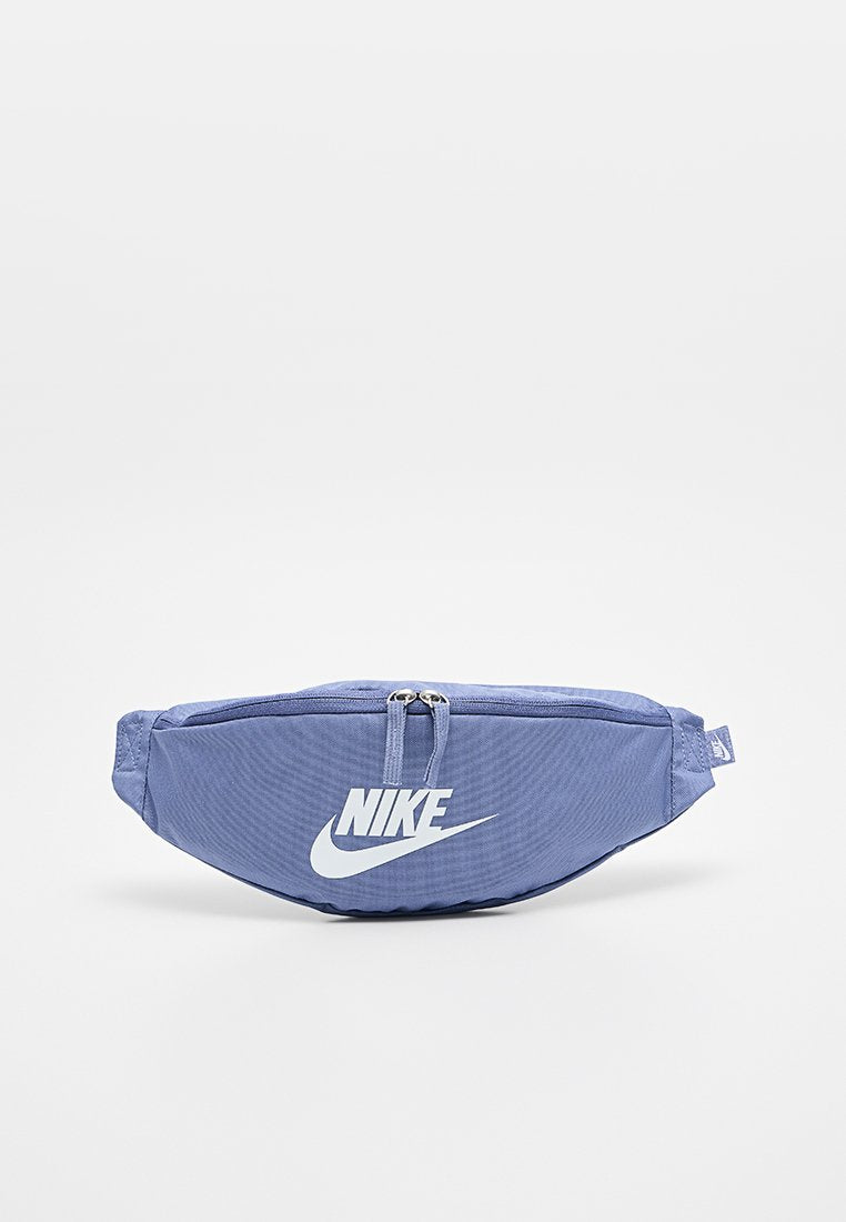 Nike Sportswear HERITAGE