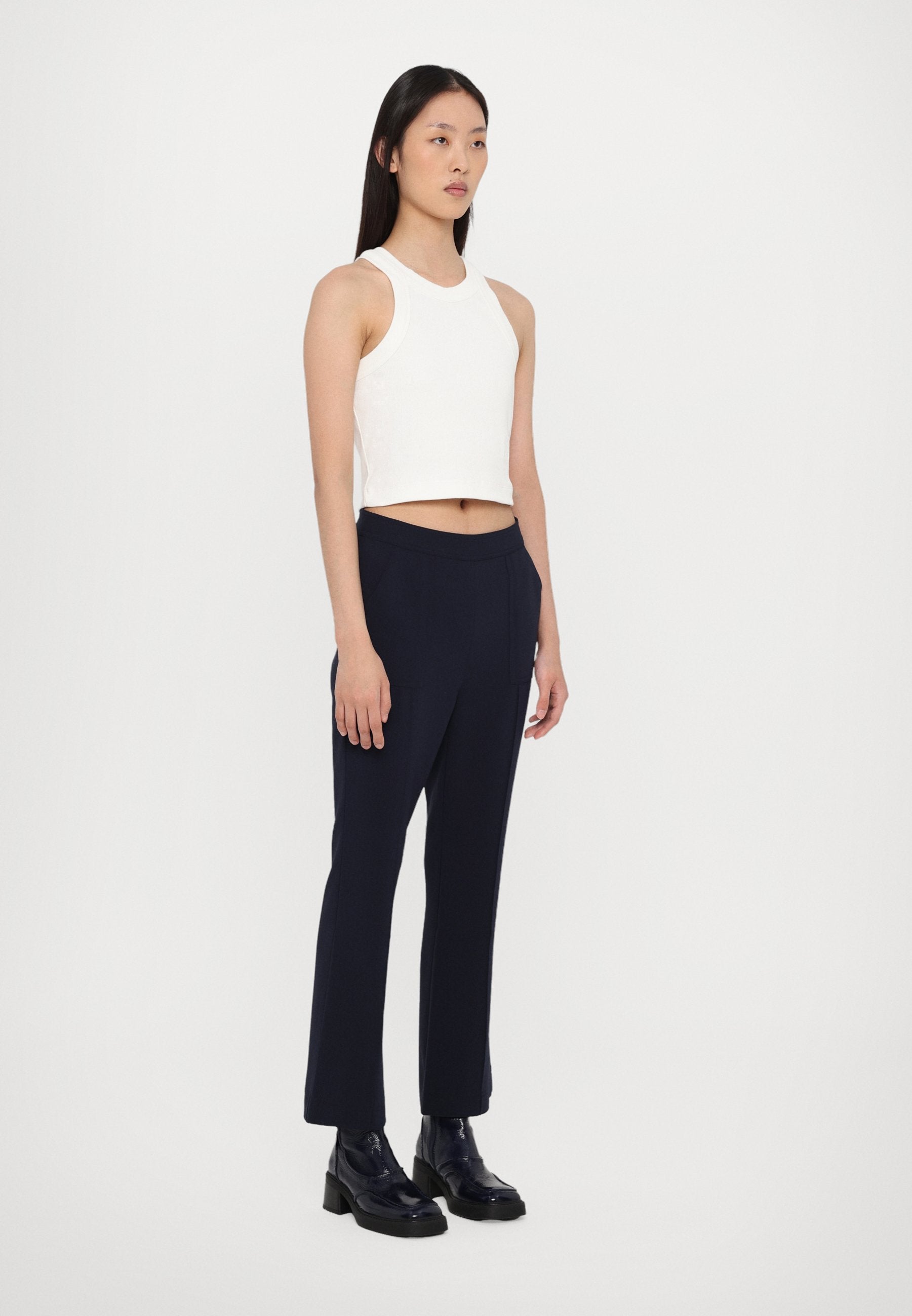 CLOSED CROPPED RACER TANK