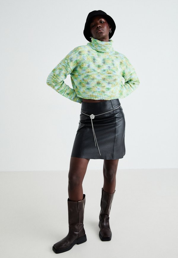 ONLY ONLELOISE CROP ROLLNECK