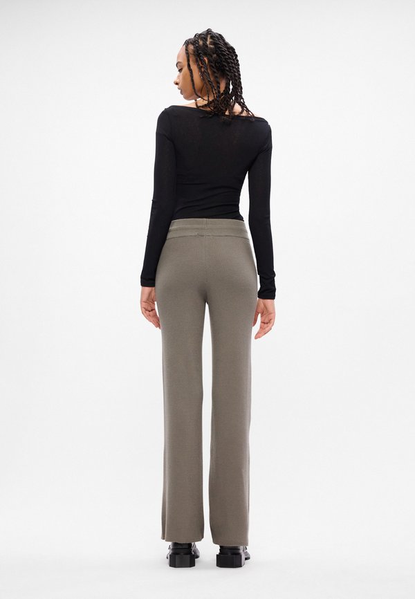 Gina Tricot TROUSERS