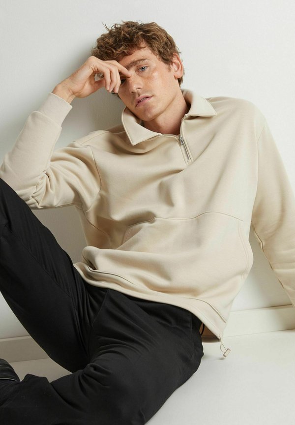 Selected HALF-ZIP