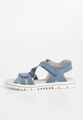 Blaue Wildleder-Sandalen mit mehreren Riemen, verstellbarem Klettverschluss, gepolsterter Innensohle und einer weißen Gummisohle mit strukturiertem Muster.