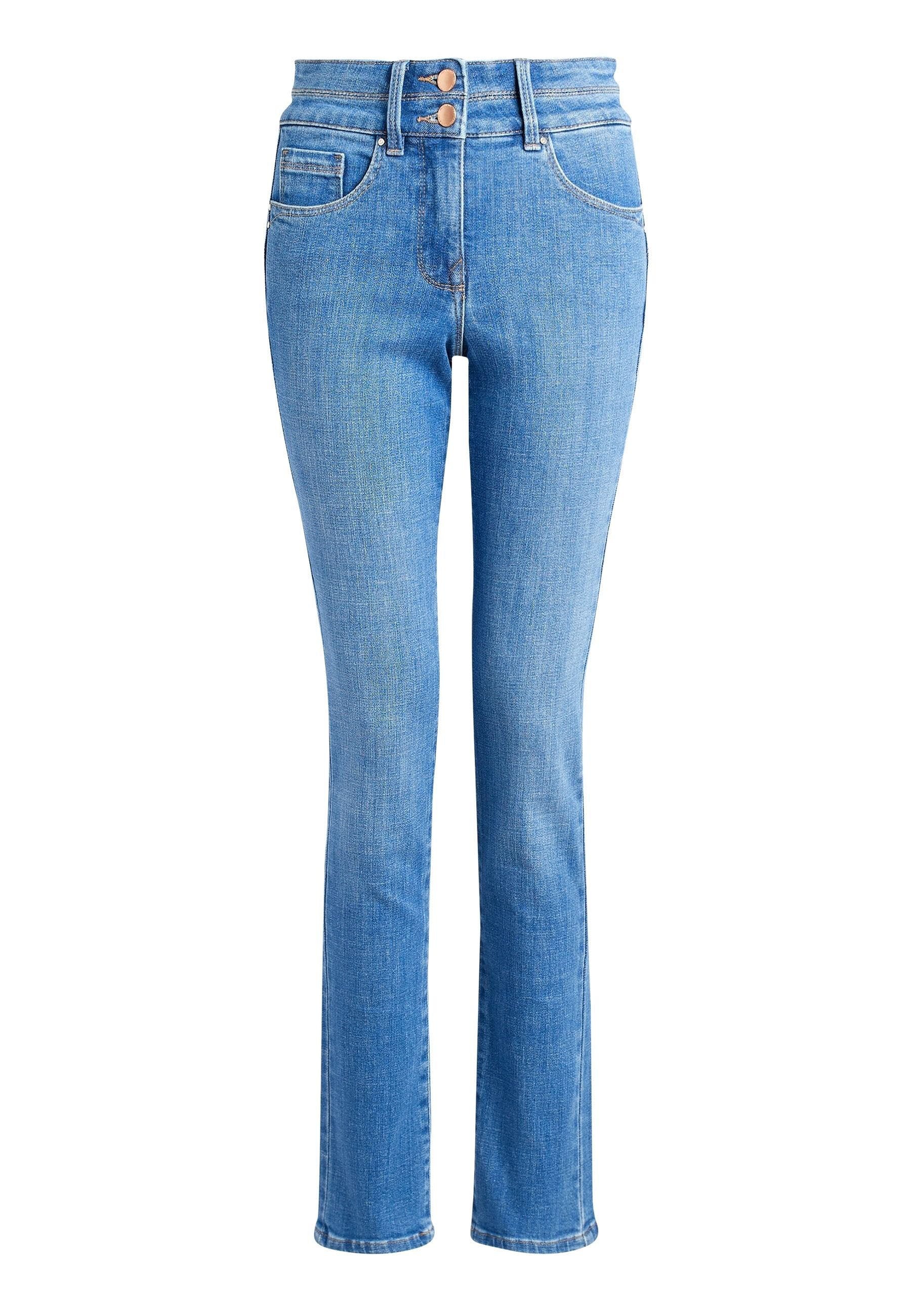 Hellblaue Jeans im geraden Schnitt, mit zwei Fronttaschen und einem Knopfverschluss an der hohen Taille.