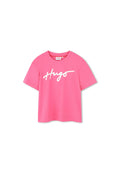 Rosa Baumwoll-T-Shirt mit rundem Halsausschnitt und kurzen Ärmeln, auf der Vorderseite mit einem weißen Schriftzug-Logo "Hugo" bedruckt. Geschmeidige Textur.