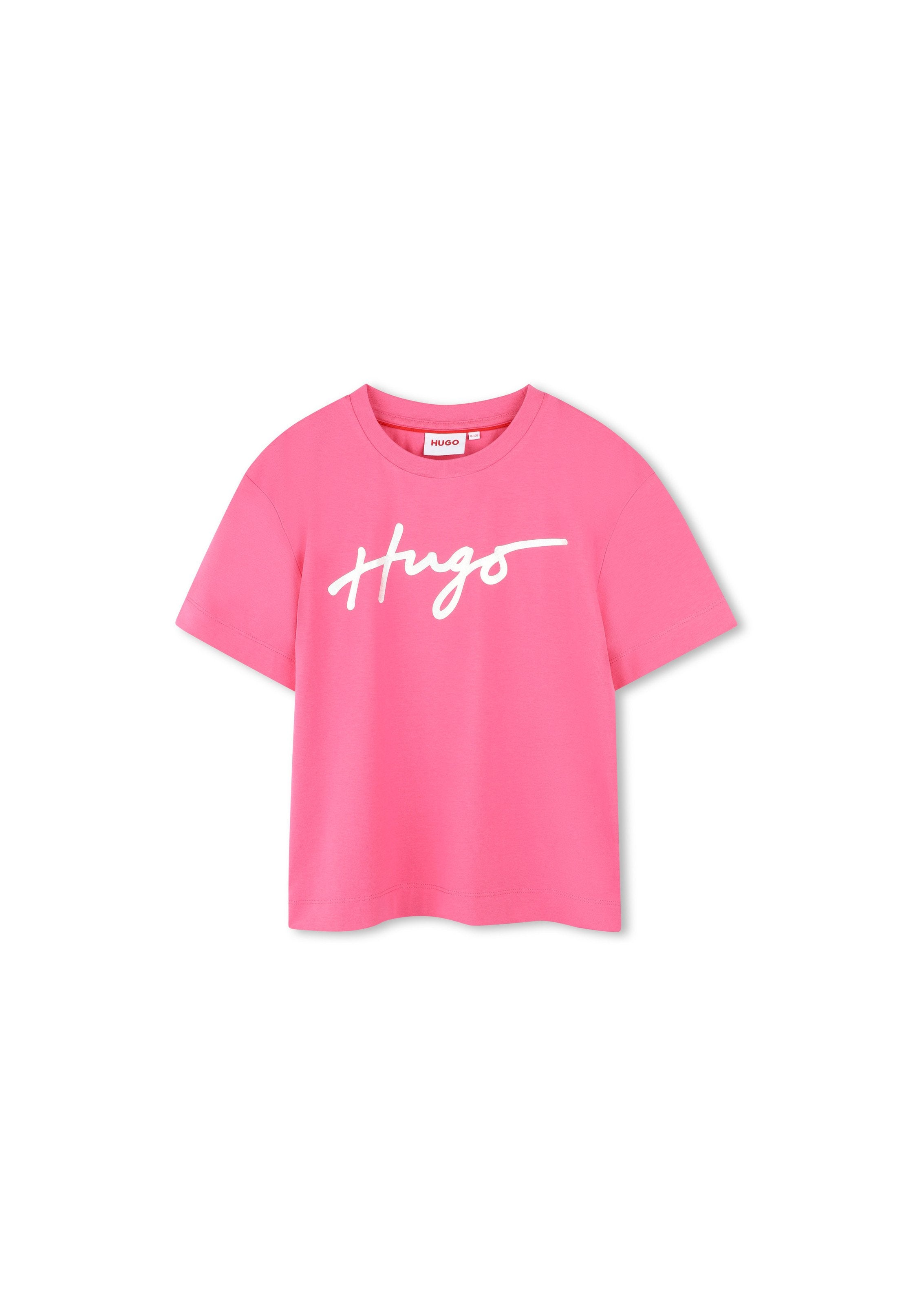 Rosa Baumwoll-T-Shirt mit rundem Halsausschnitt und kurzen Ärmeln, auf der Vorderseite mit einem weißen Schriftzug-Logo "Hugo" bedruckt. Geschmeidige Textur.