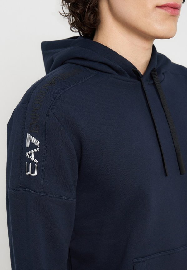 EA7 Emporio Armani