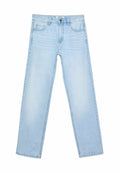 Hellblaue Denim-Jeans, gerades Bein, Fünf-Taschen-Design, Reißverschluss mit Knopfverschluss, verblasste Textur, keine sichtbaren Muster oder Akzente.