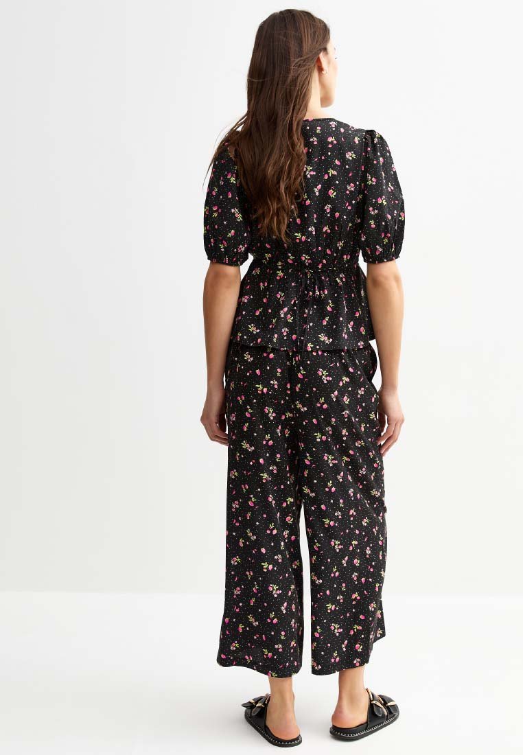 New Look FLORAL PRINT CROPPED