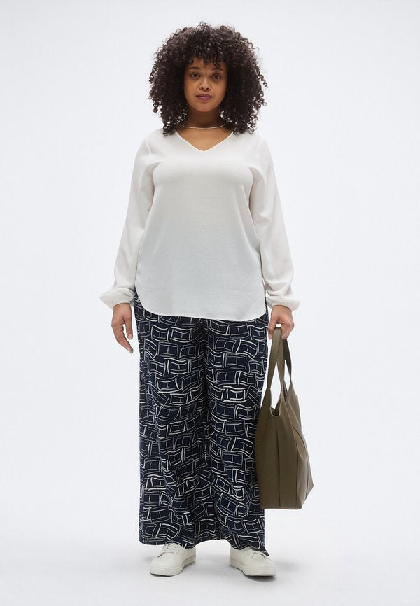 ONLY Carmakoma CARVICA L/S V-NECK TOP WVN NOOS