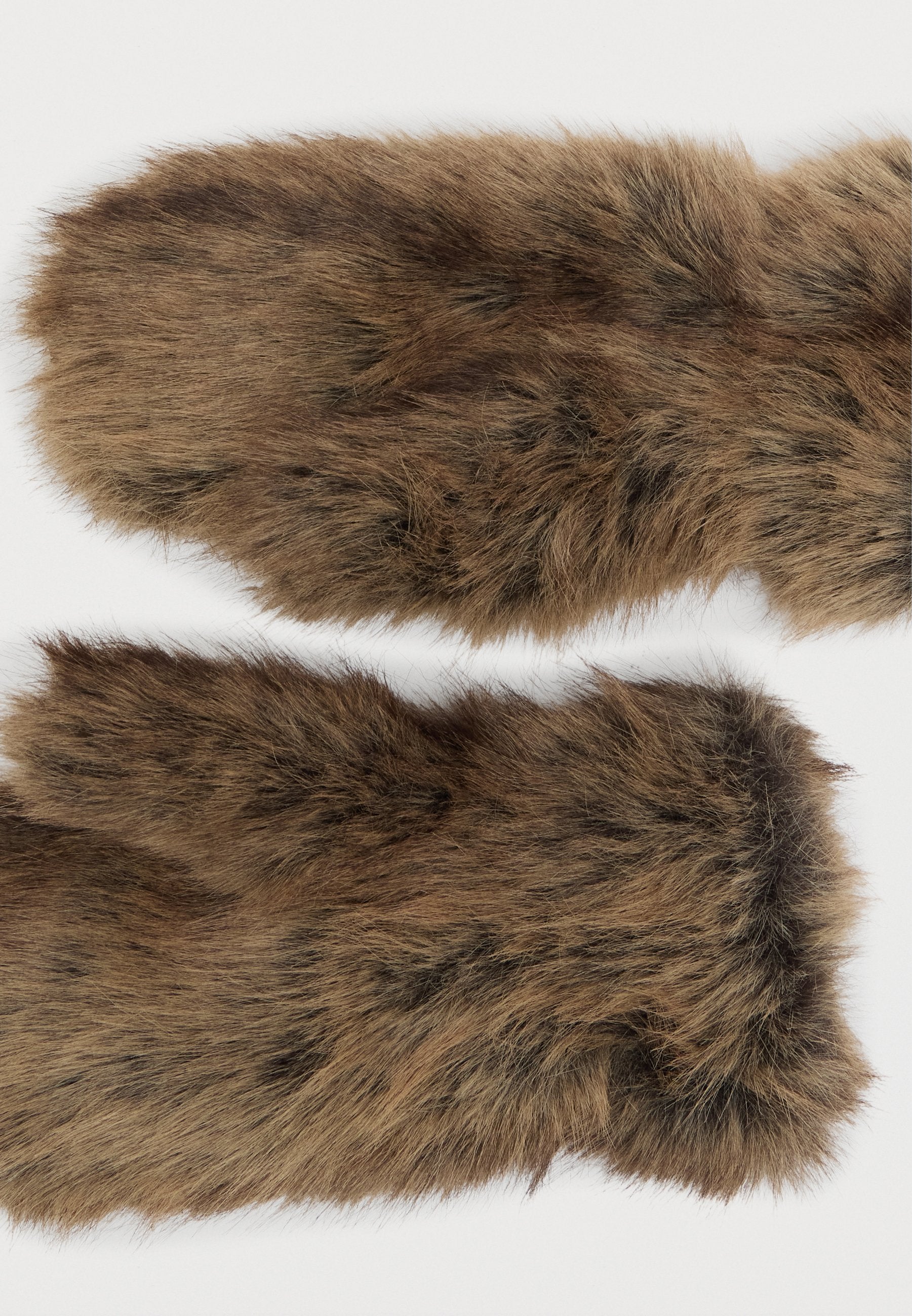 GAP MITTENS