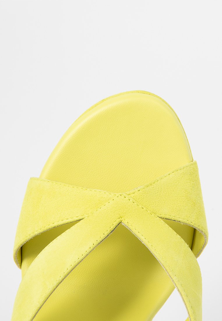 Stuart Weitzman MIAMI SOHI 145