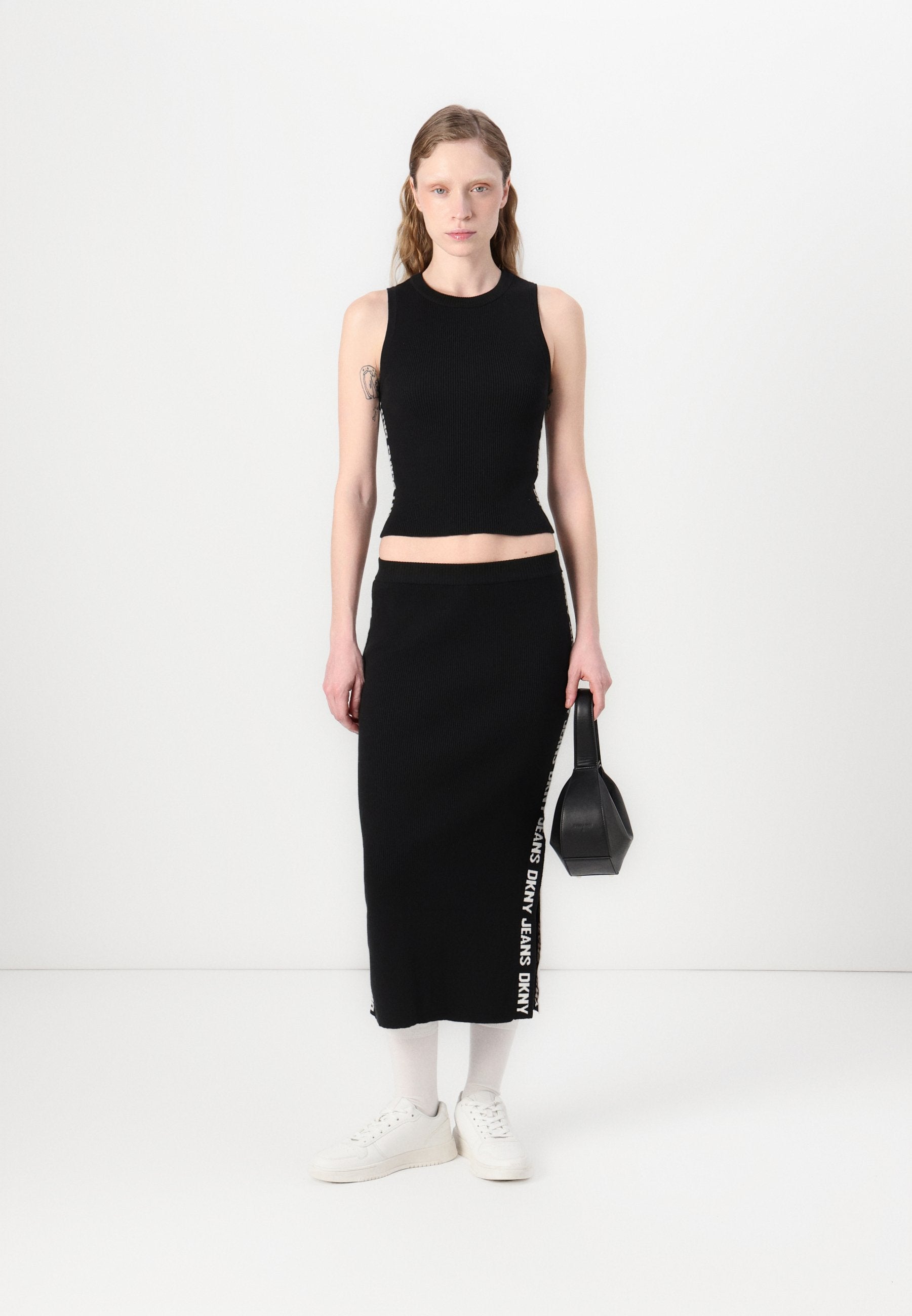 DKNY SIDE LOGO TANK CREW NECK
