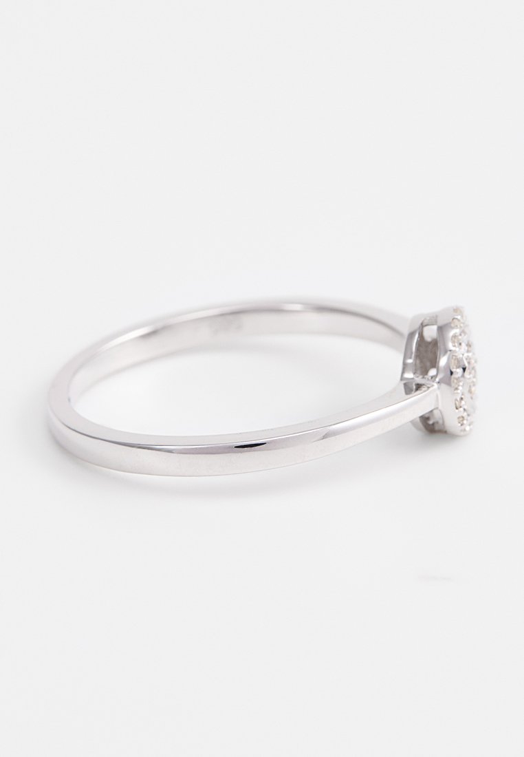 Revoni 0.08 CT DIAMOND
