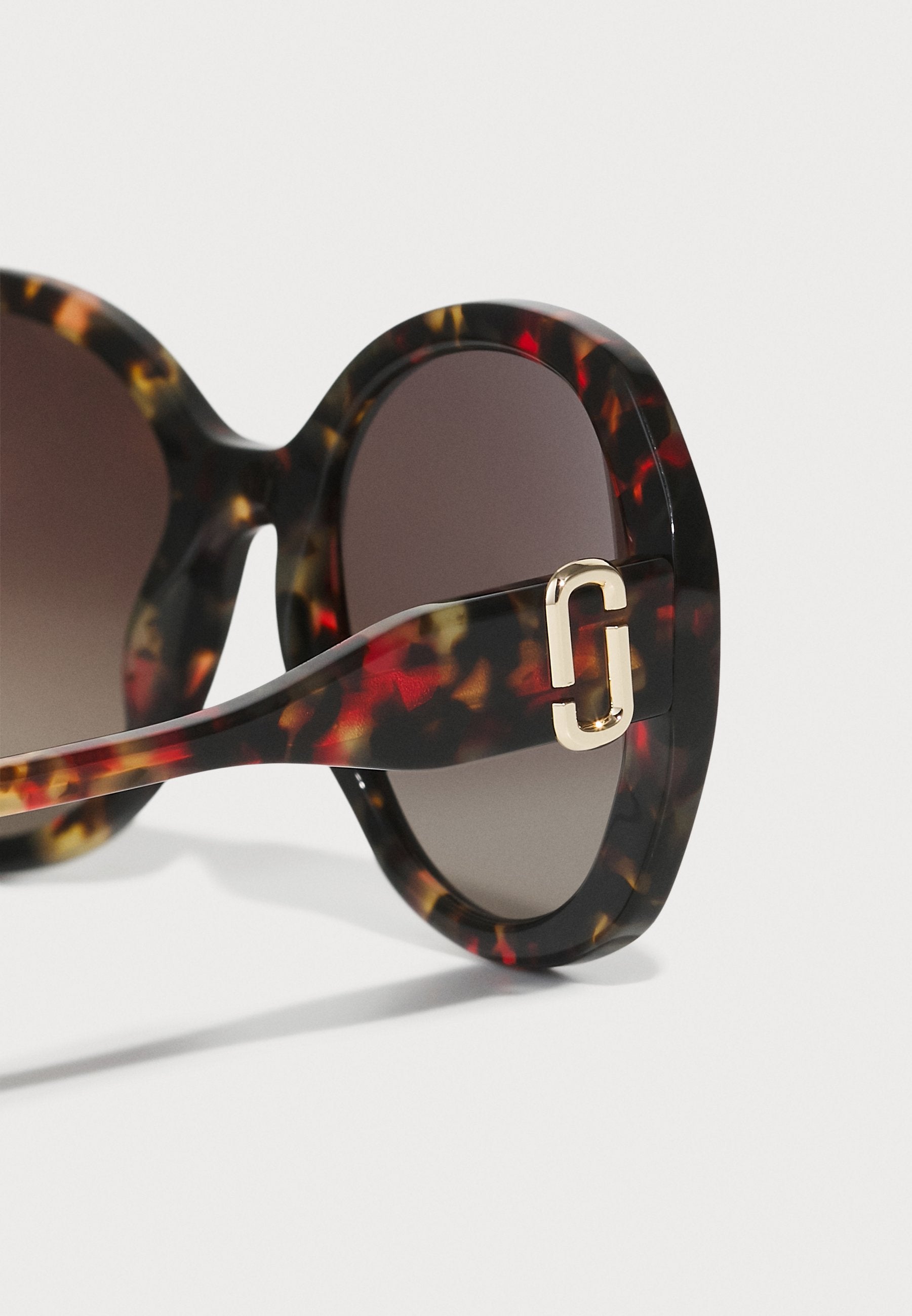MARC JACOBS MARC