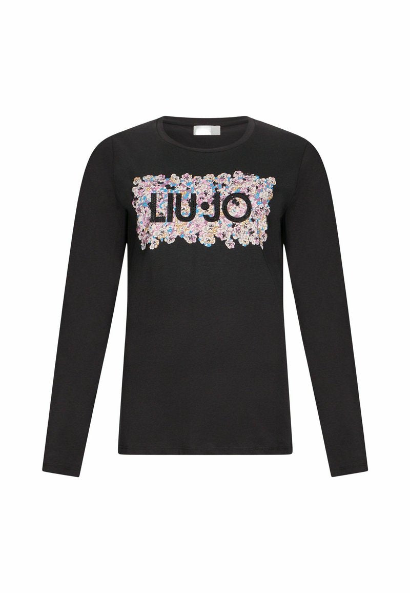 LONG-SLEEVED  Media 1