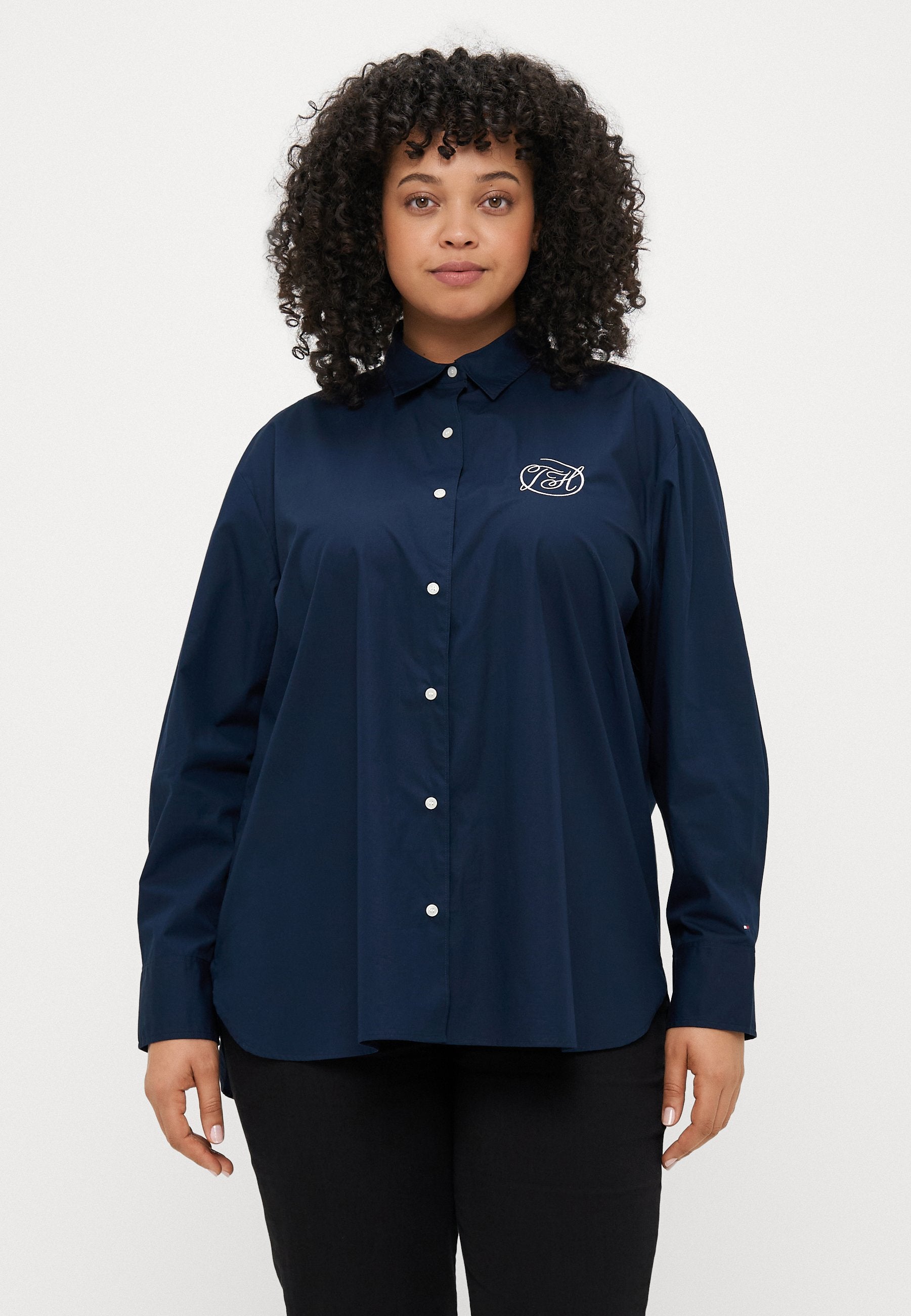 CURVE OVERSIZED FIT LOGO EMBROIDERY SHIRT Media 3