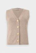 Beige ärmellose Strickweste mit Rippenmuster, V-Ausschnitt und fünf goldenen Zierknöpfen vorne.