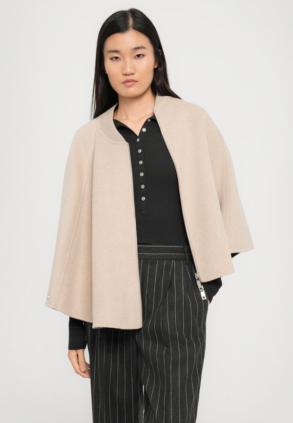 MAX&Co. ON THE ROCK