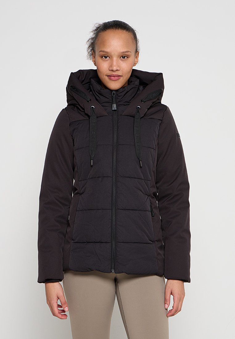 Schwarze gesteppte Jacke mit Kapuze, vorn mit Reißverschluss, mit Kordelzügen und strukturierter Stoffoberfläche. Seitentaschen erhöhen die Funktionalität.