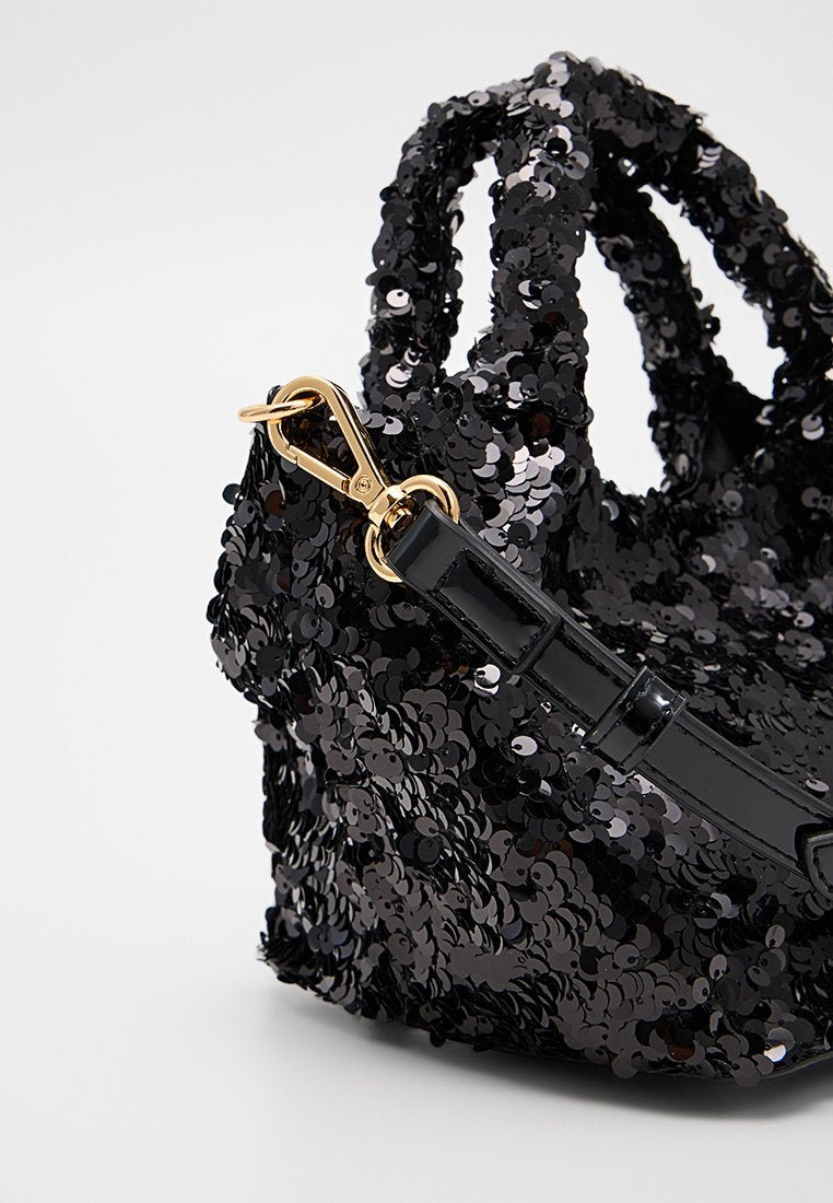 Love Moschino