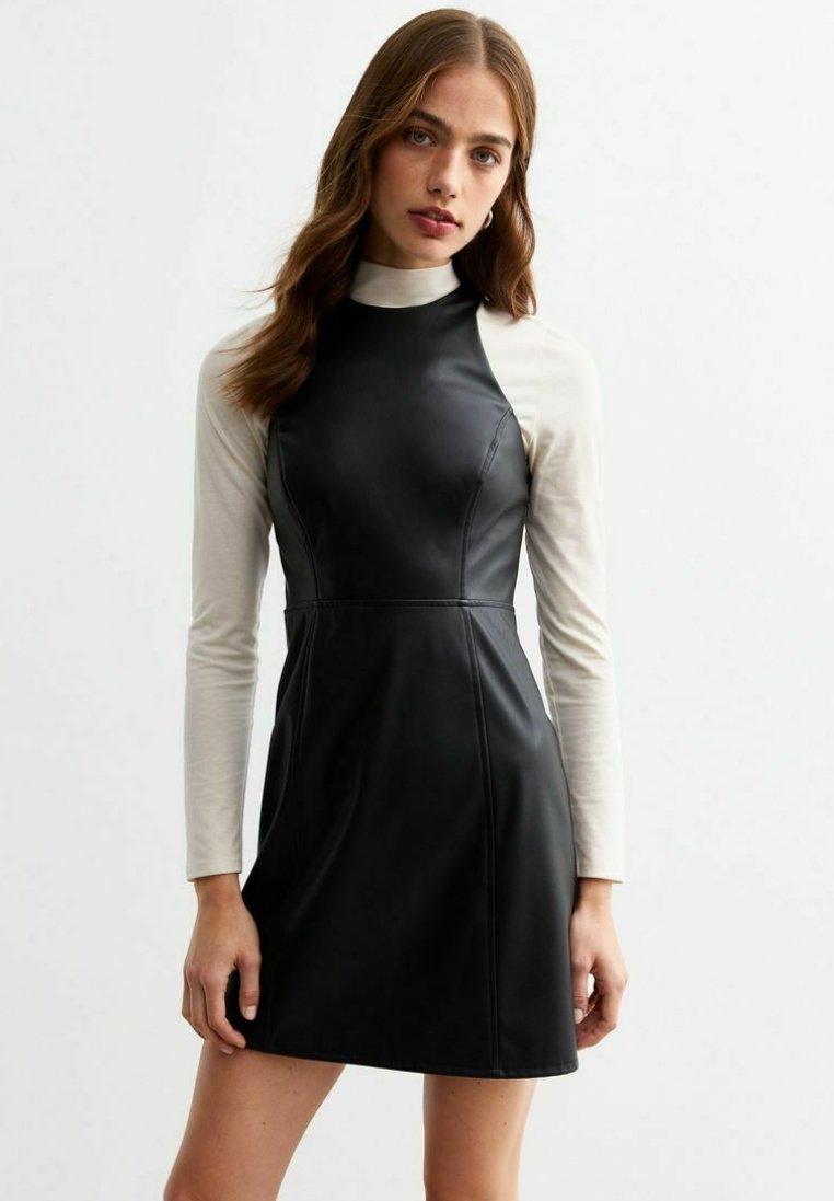 New Look PANELLED