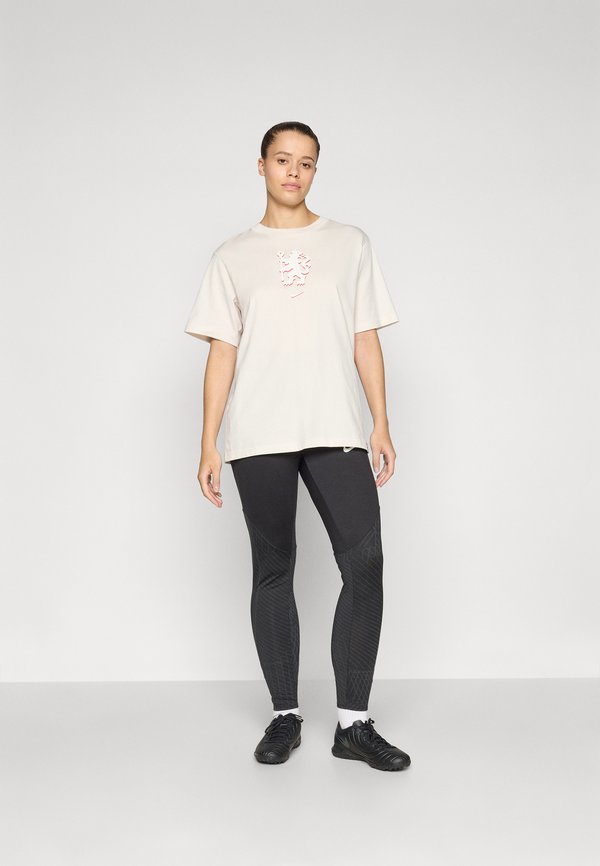 Nike Performance CHELSEA FC LION TEE