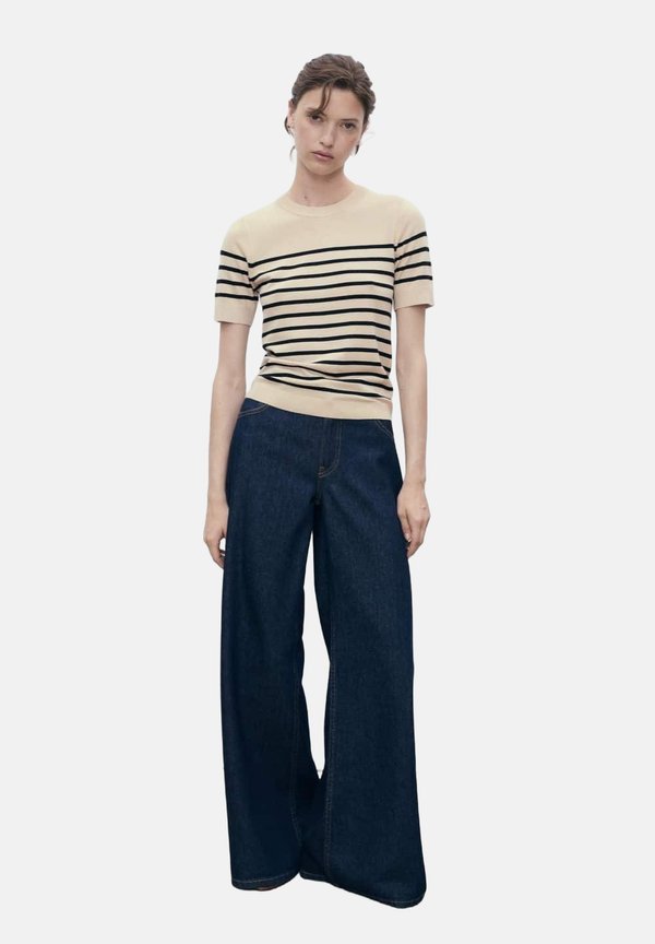 Mango SHORT SLEEVED