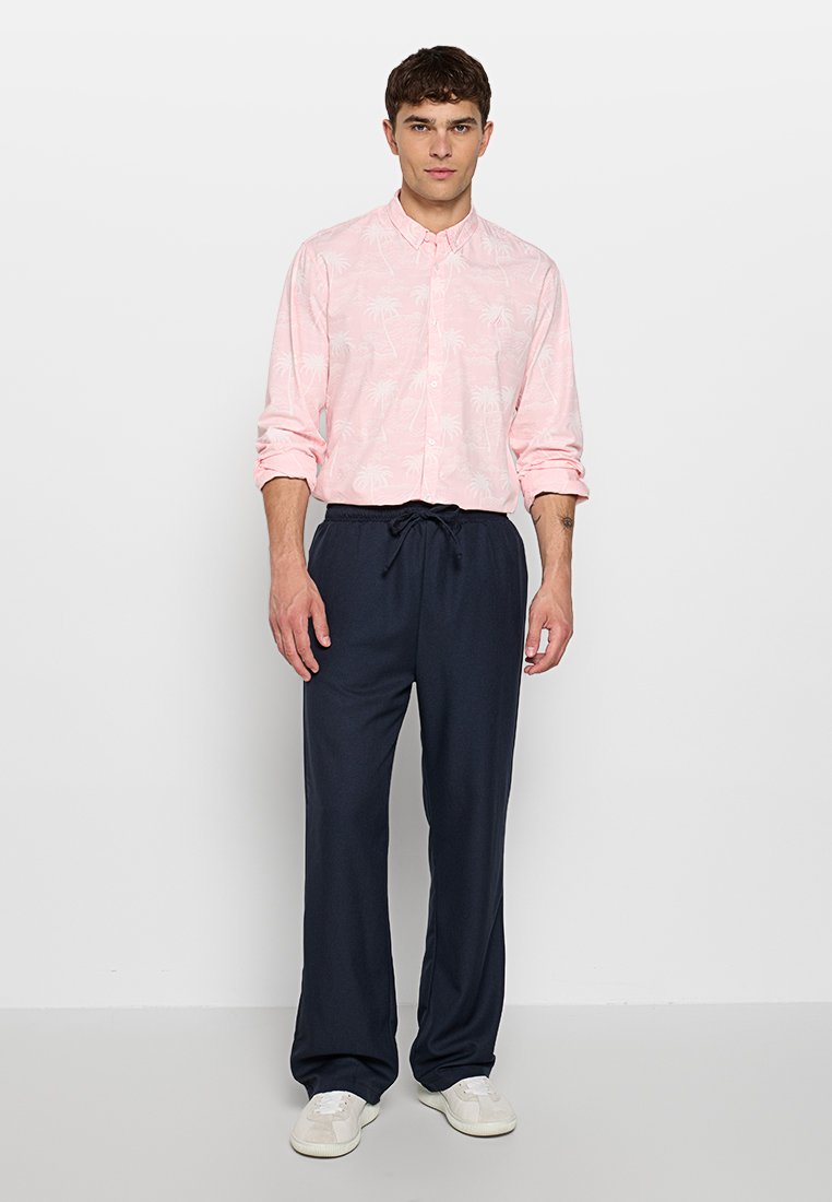 Nautica REGULAR FIT